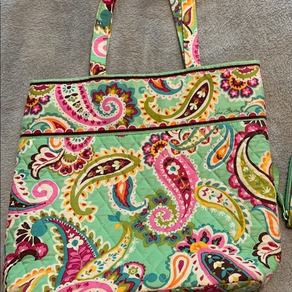 Vera Bradley Tote - Picture 3 of 4